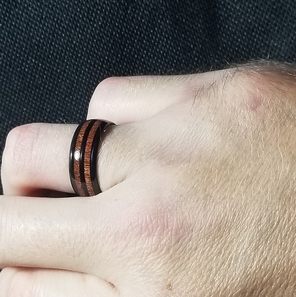 *NEW* Elegant Whisky Barrel with Black Inlay Ring Sizes #7-13 - Picture 5 of 6